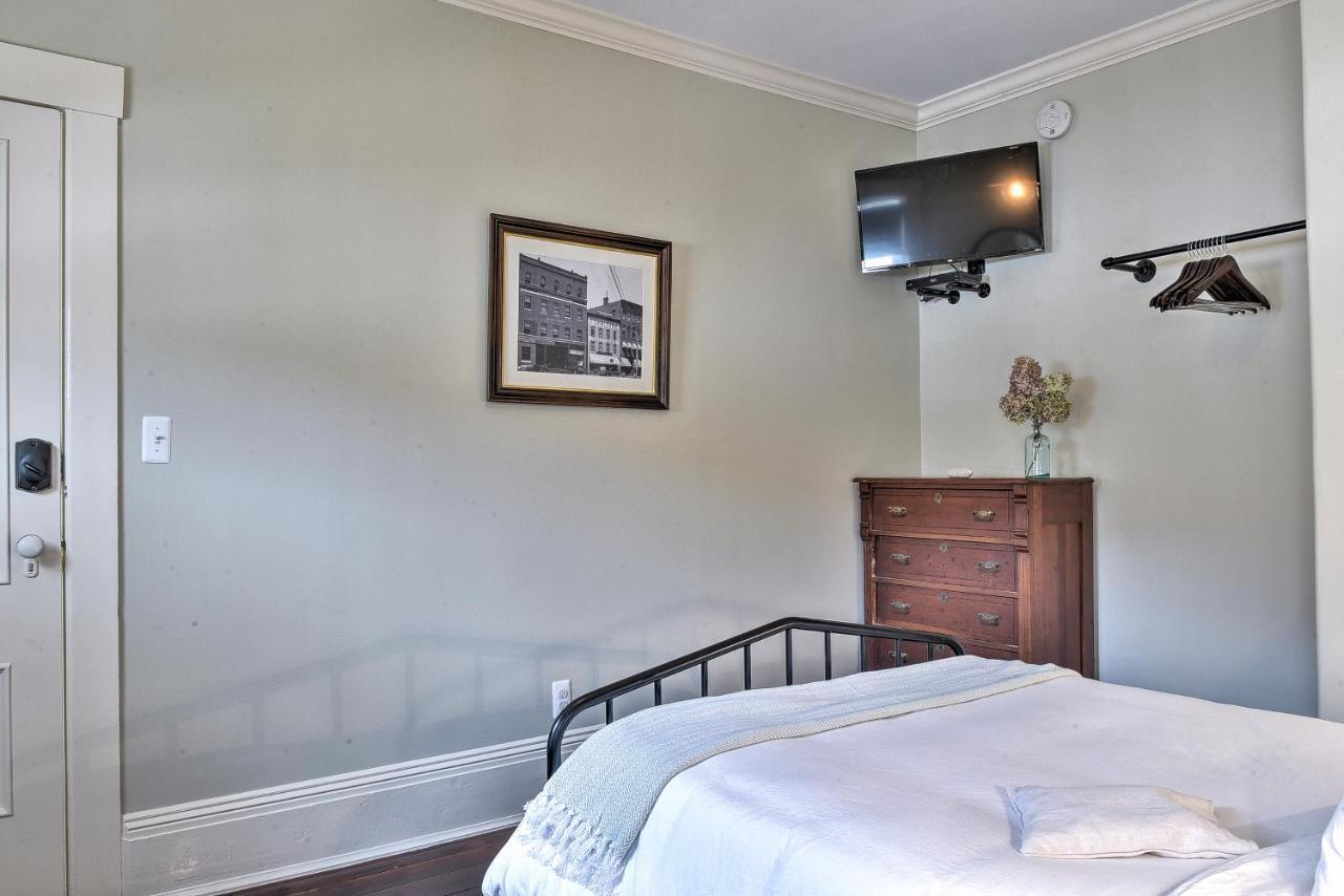 Hotel The Burrell House Keene Exterior foto